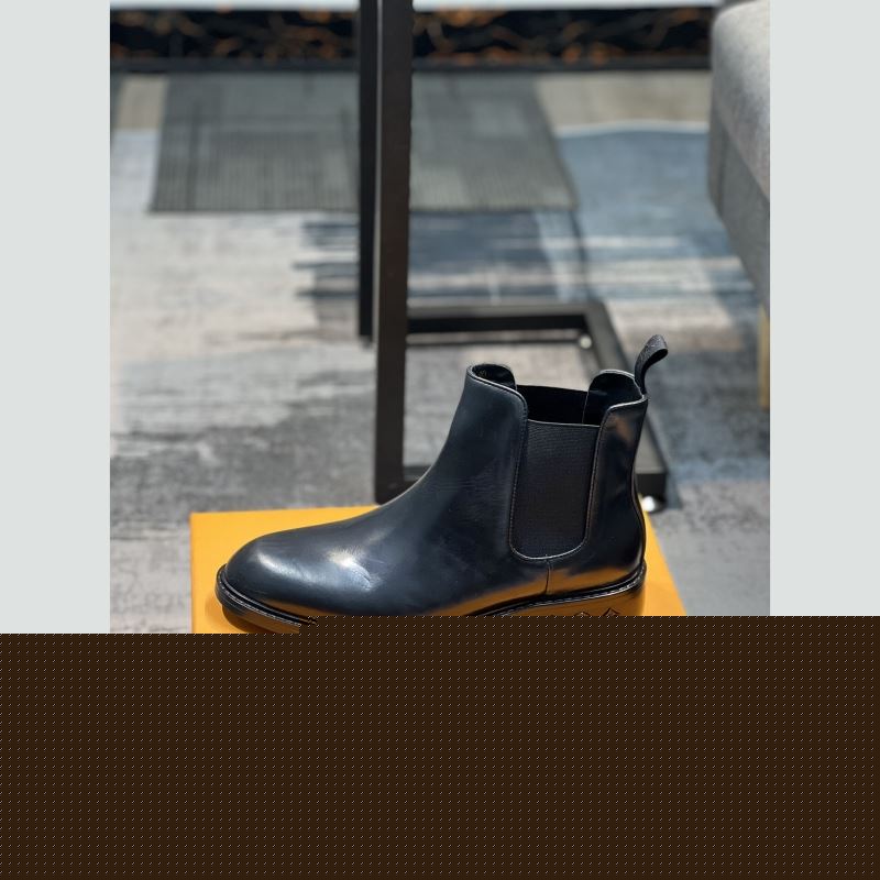 l**is V*t*n boots
